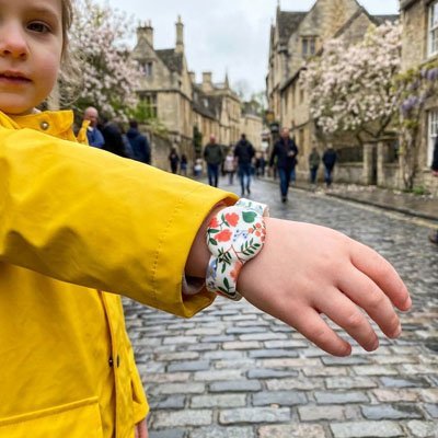 Bracelet GPS enfant | Localisation Temps Réel - Coin Numérique